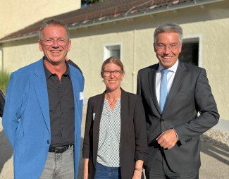 Dr. Andreas Dexheimer, Dekanin Dagmar Häfner-Becker und Landrat Otto Lederer (v.l.n.r)
